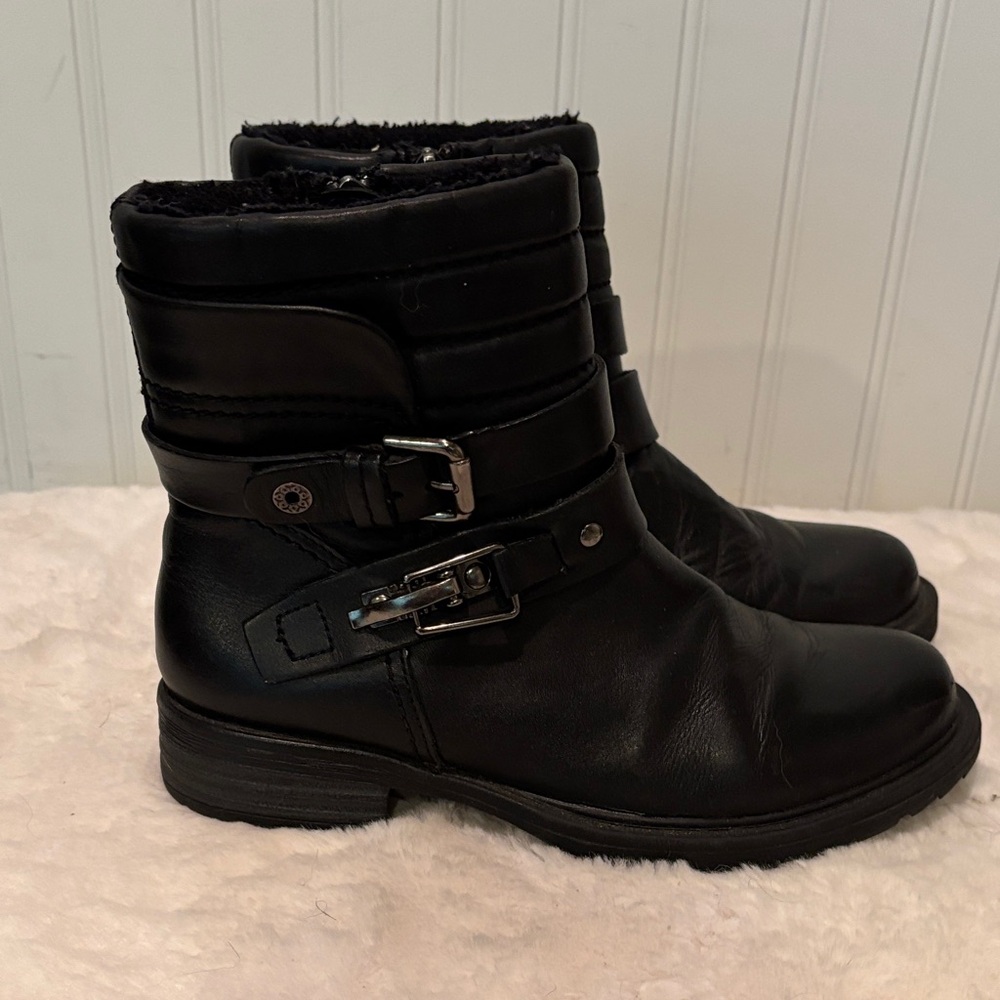 Earth Black Leather Pepperidge Ankle Boot Size 6